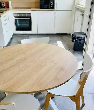 Large One Bedroom In Center With Terrace & Parking Appartement *